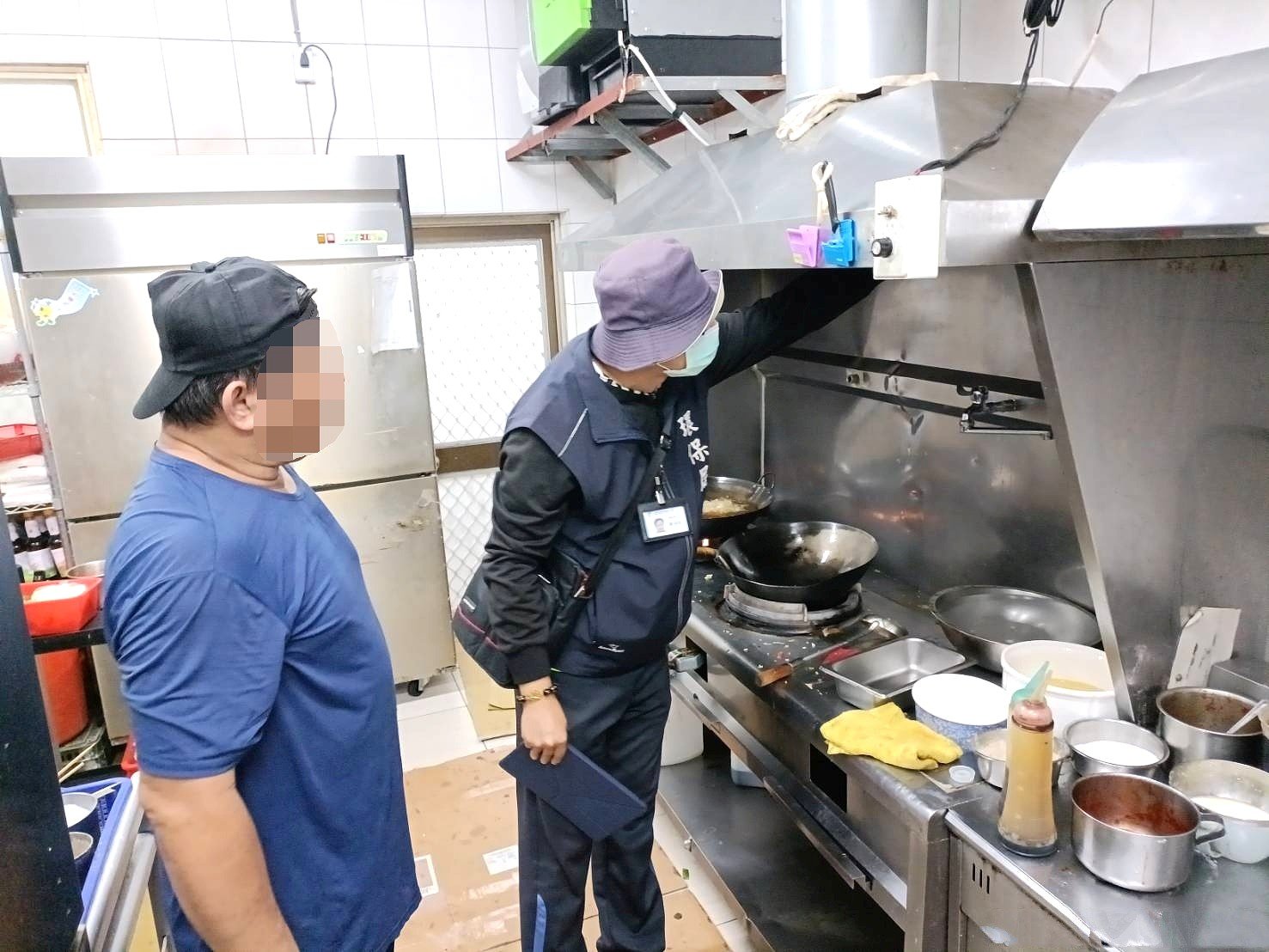 落實「烹飪油煙防制」美味不打折 散布油煙、異味污染物 恐罰1,200元至5百萬元